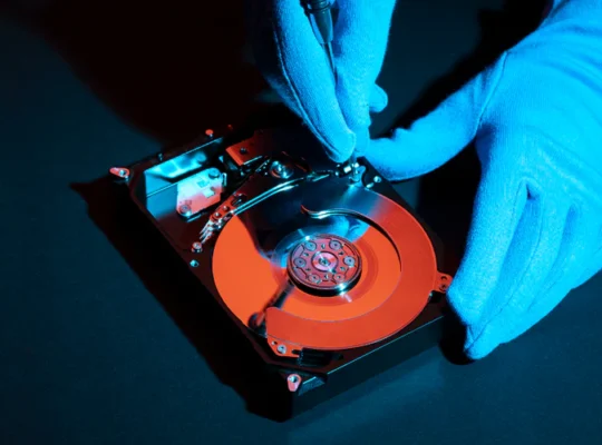 چگونه از حافظه ارزشمند خود در برابر از دست دادن محافظت کنیم