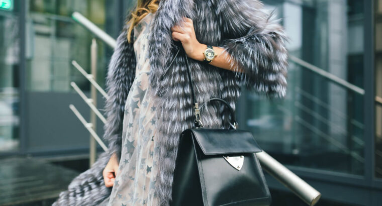 کیف‌های دستی زنانه شیک و زیبا – تا ۵۰٪ تخفیف!