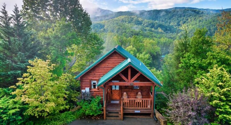 کلبه کوهستانی شیب‌دار، ۳ خوابه با شومینه و چشم‌انداز زیبا