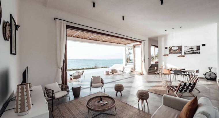 خانه ساحلی لوکس پالس برای فروش، 4 خوابه با منظره اقیانوس، استخر خصوصی و پارکینگ